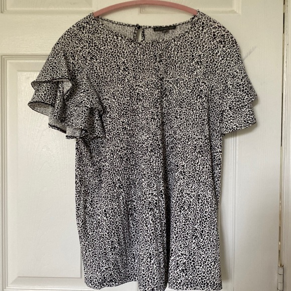 Black and white leopard print top - Picture 1 of 3